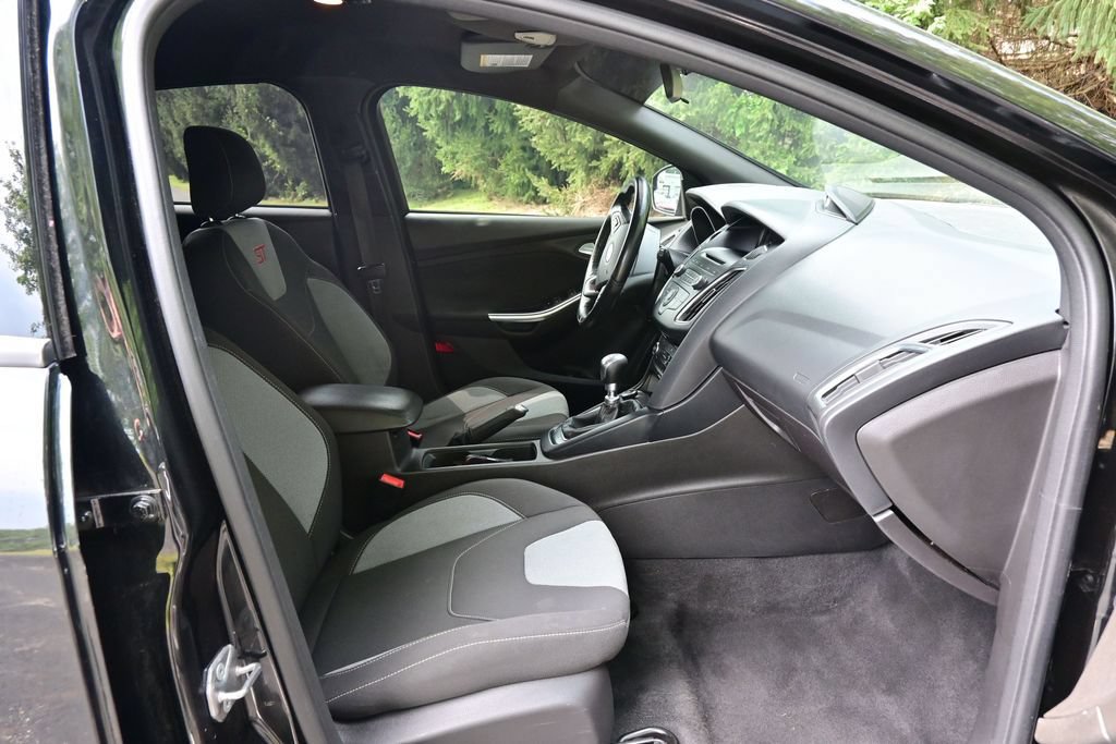 Used 2015 Ford Focus ST FWD image 26