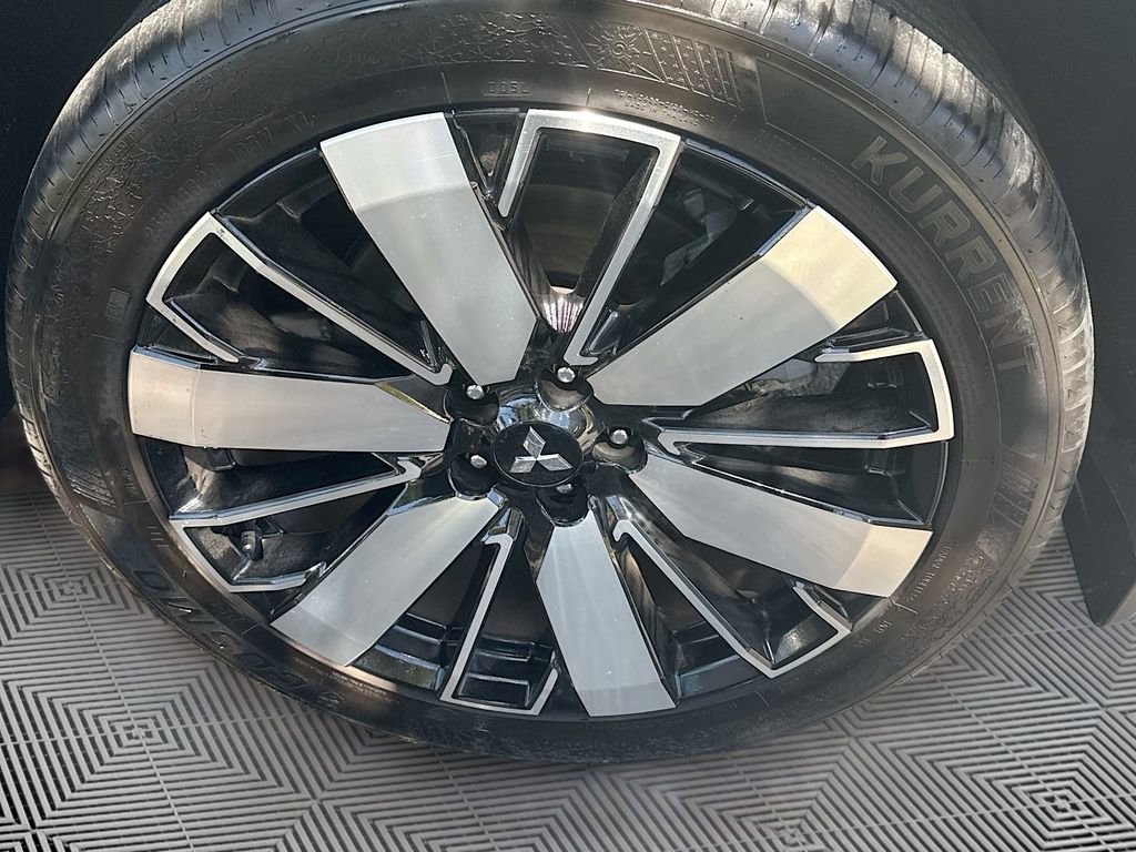 Used 2025 Mitsubishi Outlander SE FWD image 35