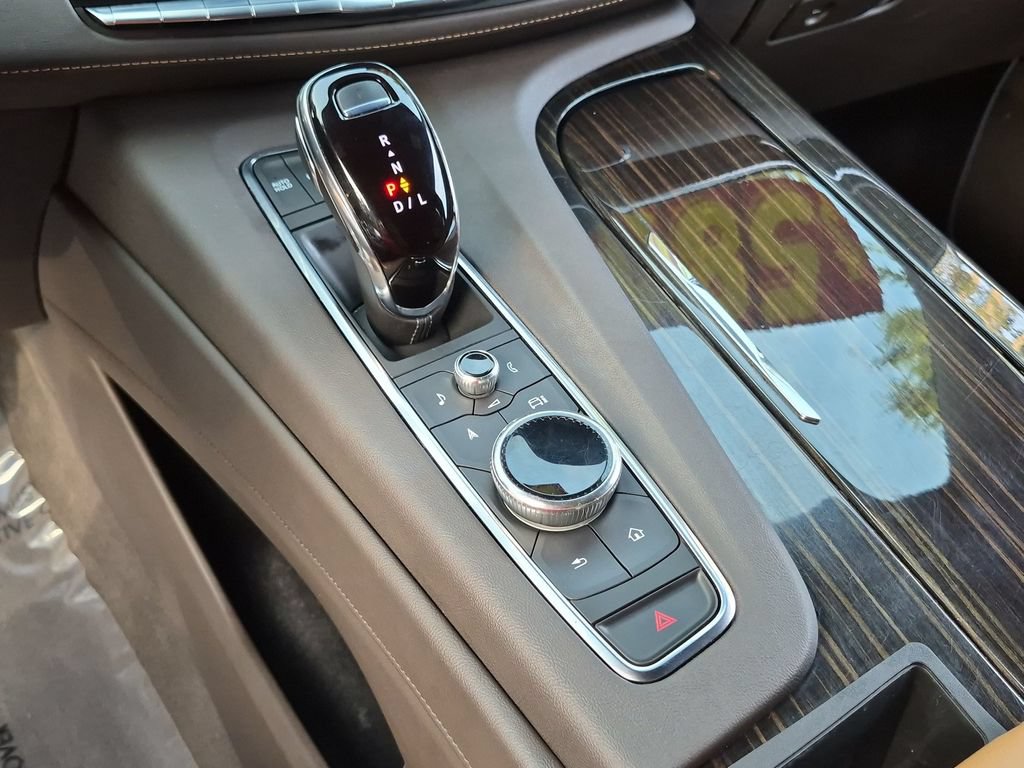Used 2022 Cadillac Escalade Premium Luxury w/ Performance Package AWD/4WD image 23