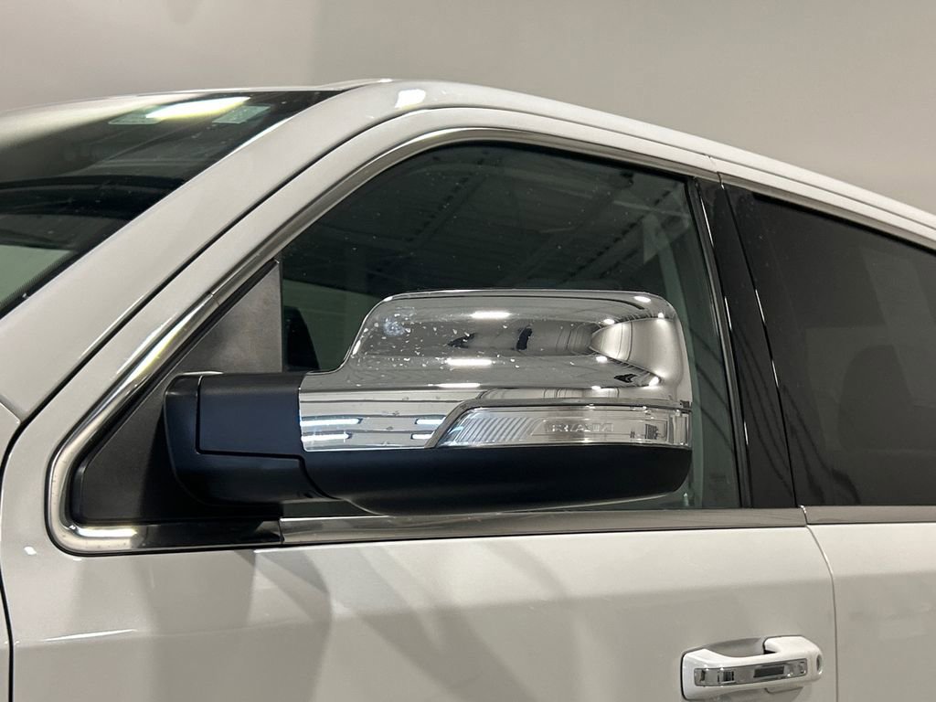 Used 2022 RAM 1500 Limited AWD/4WD image 12