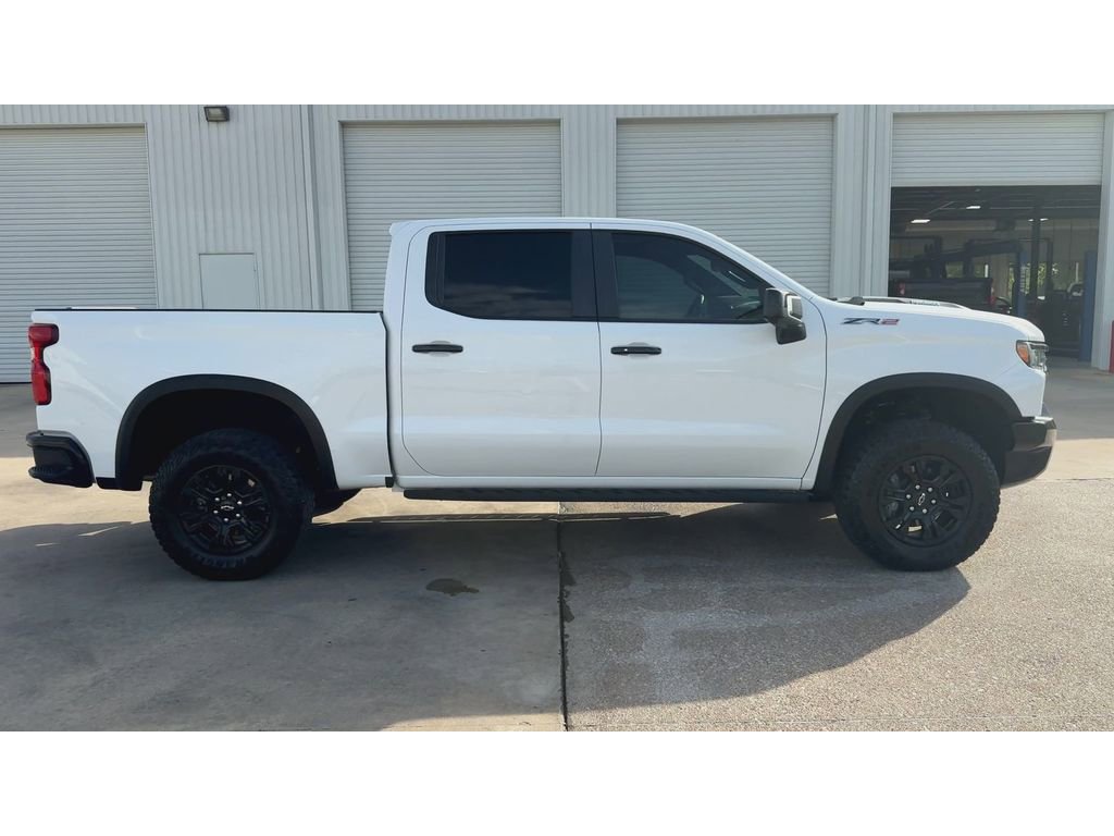 Used 2024 Chevrolet Silverado 1500 ZR2 w/ Technology Package image 9