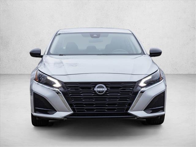 Used 2024 Nissan Altima 2.5 SV image 2