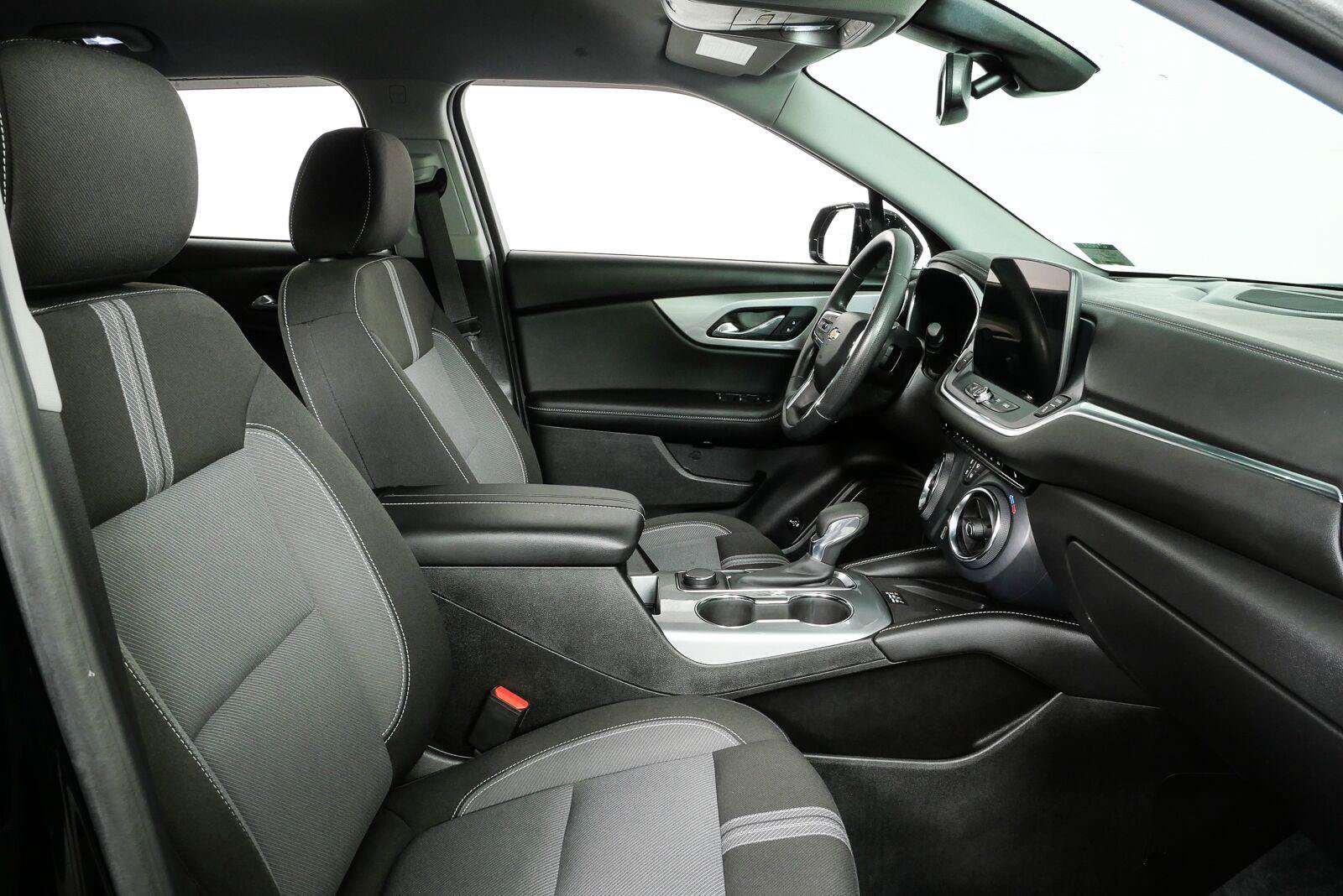 Certified 2024 Chevrolet Blazer LT w/ Convenience Package FWD image 21