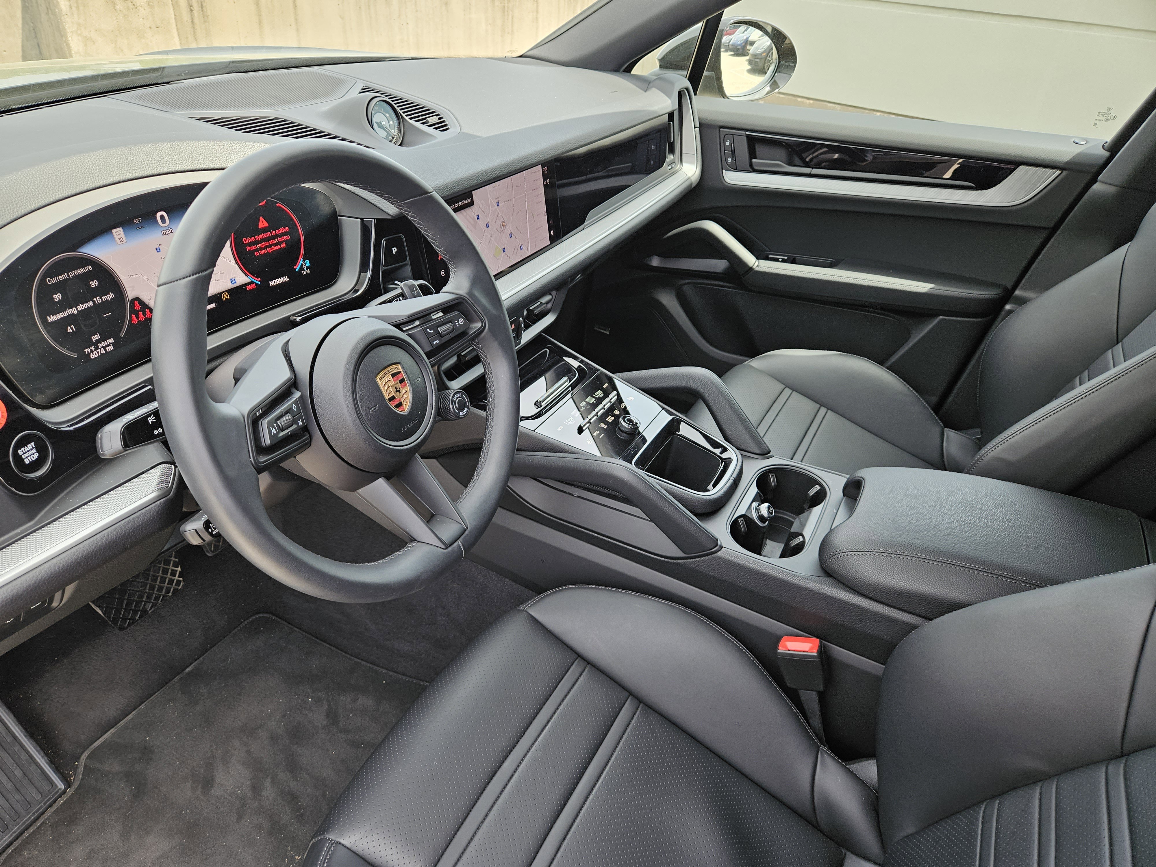 Certified 2025 Porsche Cayenne Coupe image 4