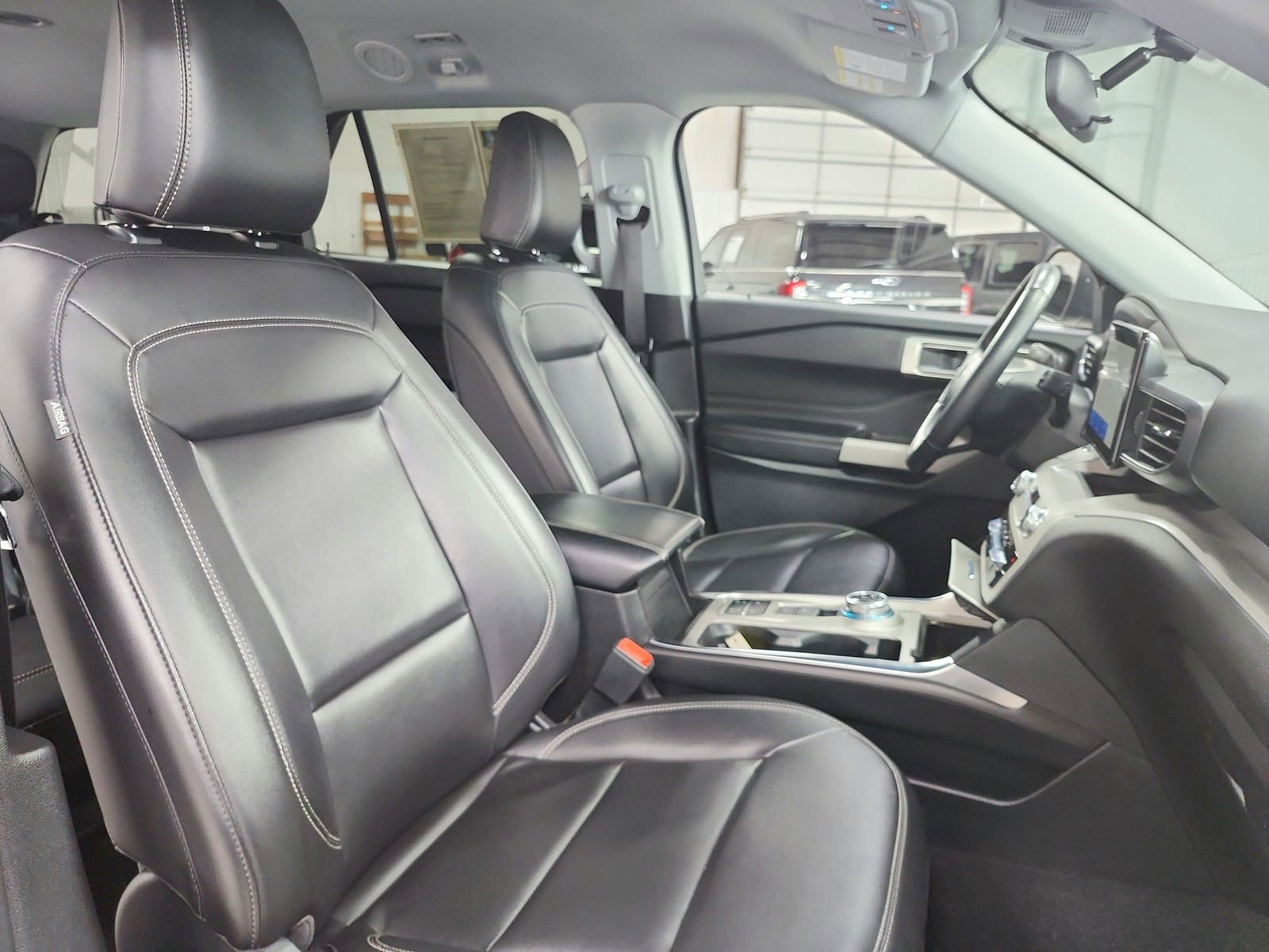 Used 2024 Ford Explorer XLT w/ Equipment Group 202A image 39