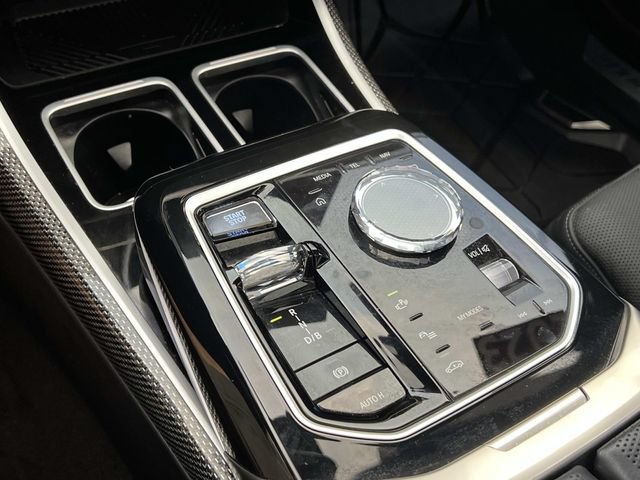 Used 2023 BMW i7 xDrive60 AWD/4WD image 31
