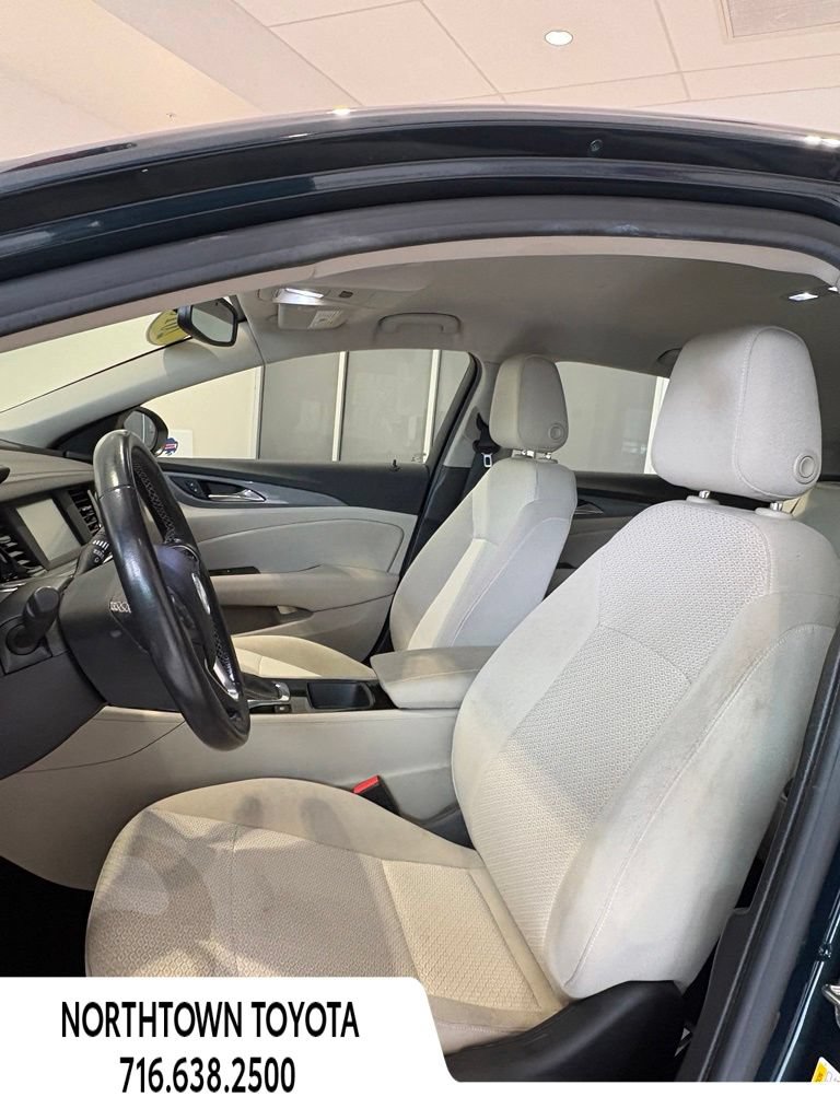 Used 2018 Buick Regal Preferred w/ Driver Confidence Package #1 FWD image 12