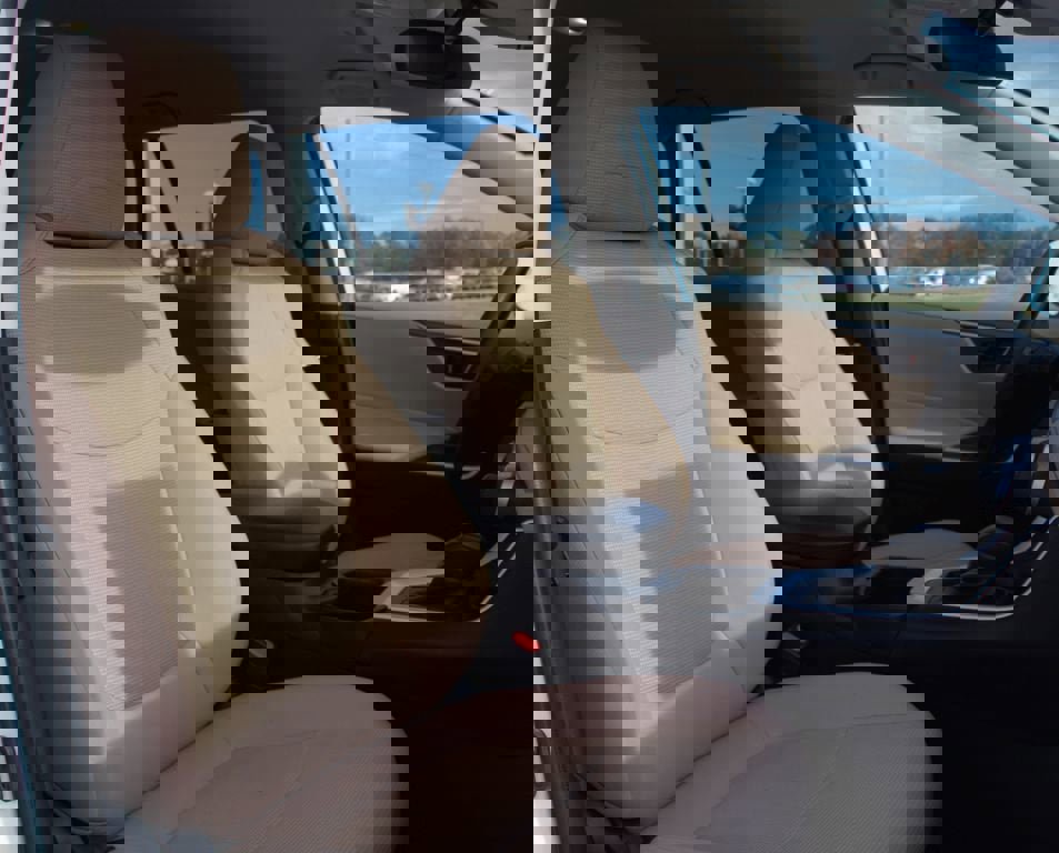 Certified 2025 Toyota RAV4 LE image 20