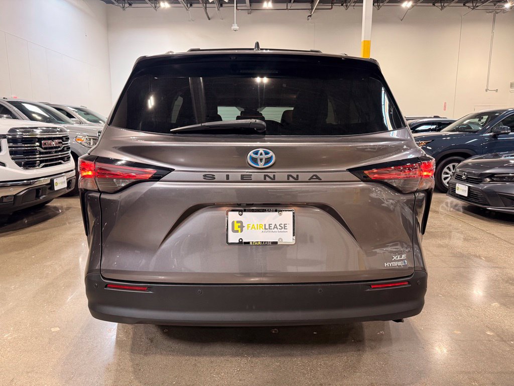 Used 2022 Toyota Sienna XLE FWD image 6