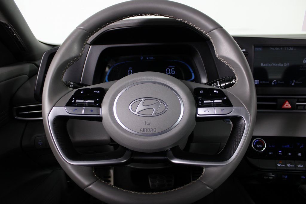 Certified 2025 Hyundai Elantra Sport image 6