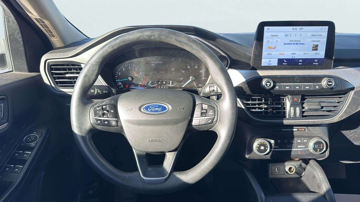 Used 2020 Ford Escape SE image 9