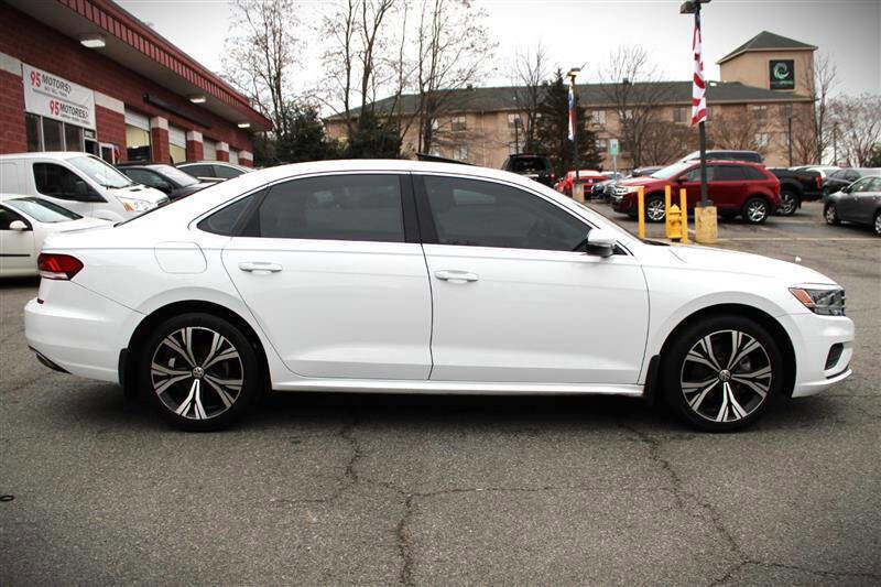 Used 2021 Volkswagen Passat 2.0T SE image 6