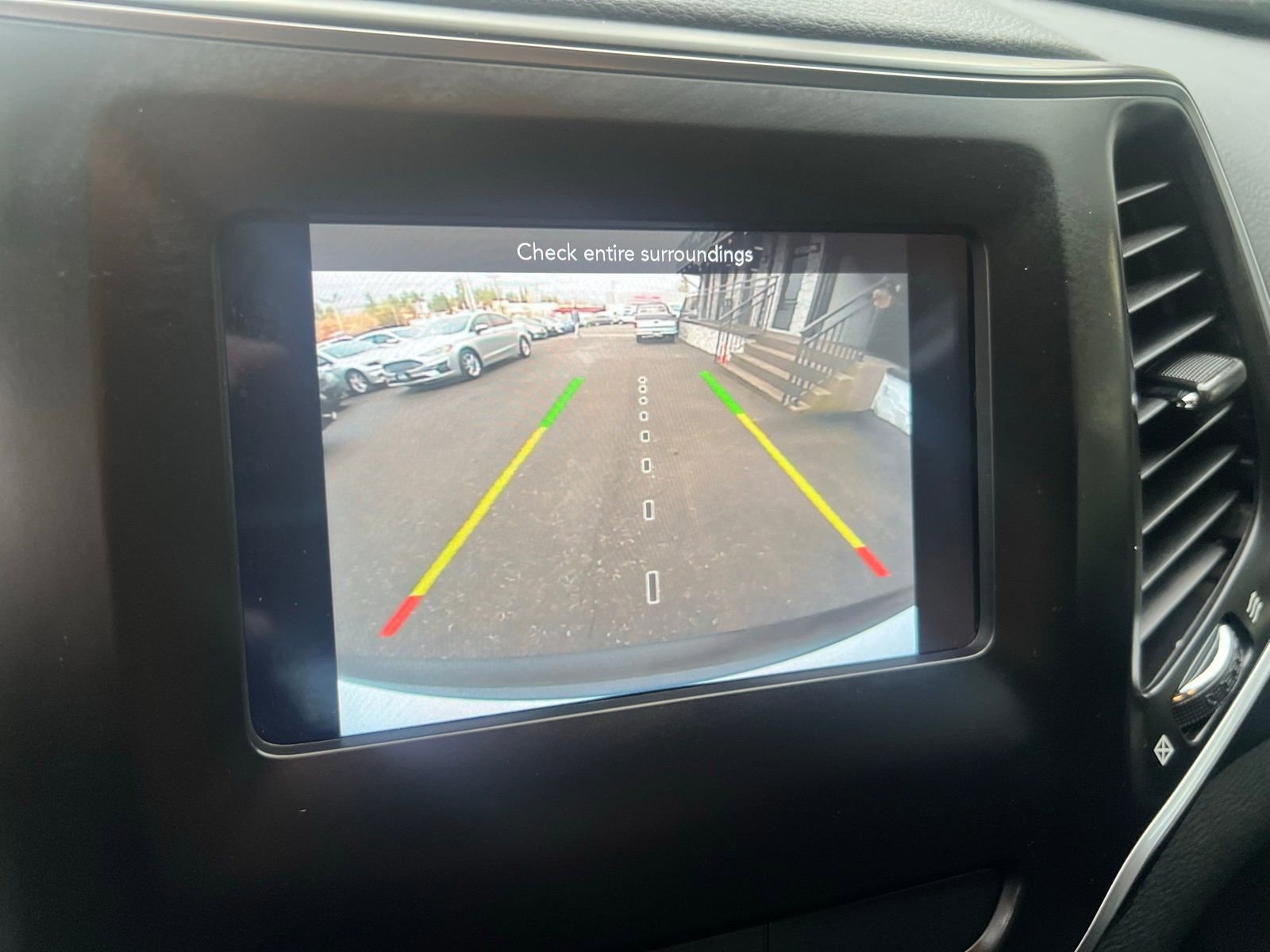 Used 2019 Jeep Cherokee Latitude Plus image 33