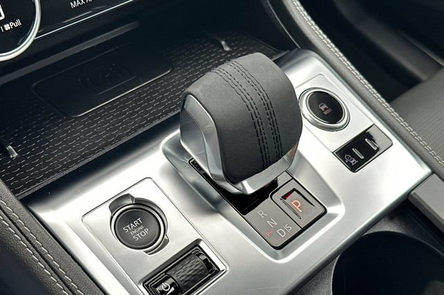 Certified 2026 Jaguar F-PACE R-Dynamic S AWD/4WD image 21