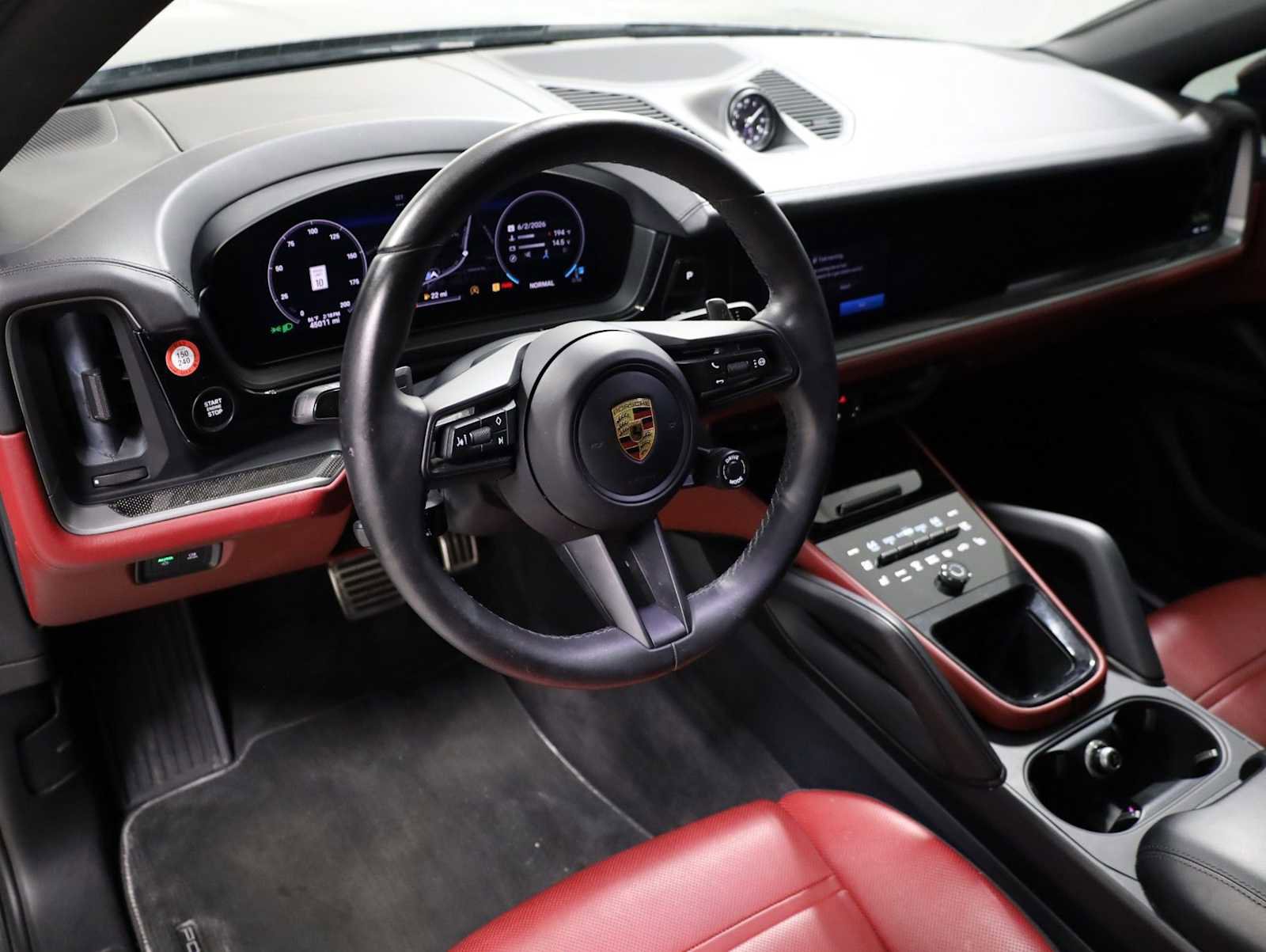 Used 2024 Porsche Cayenne S AWD/4WD image 4