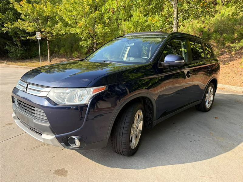Used 2015 Mitsubishi Outlander SE AWD/4WD image 4
