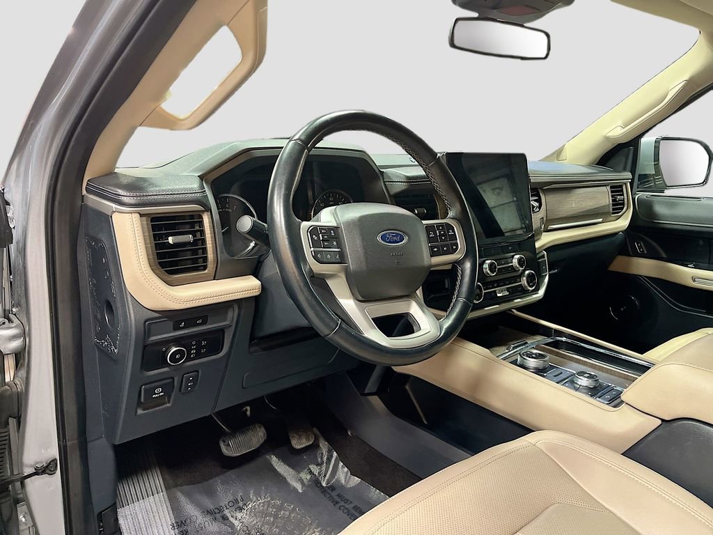 Used 2023 Ford Expedition Limited image 9