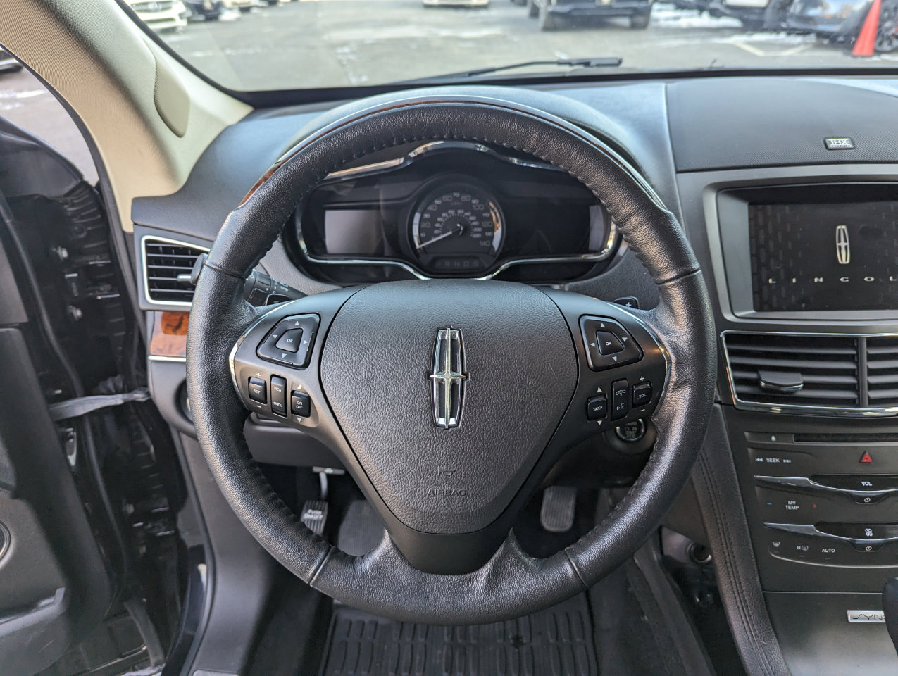 Used 2019 Lincoln MKT AWD image 15