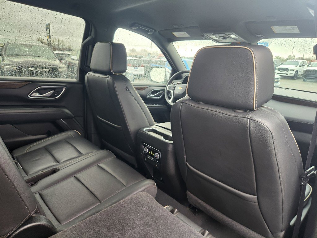 Used 2024 Chevrolet Suburban Premier image 19