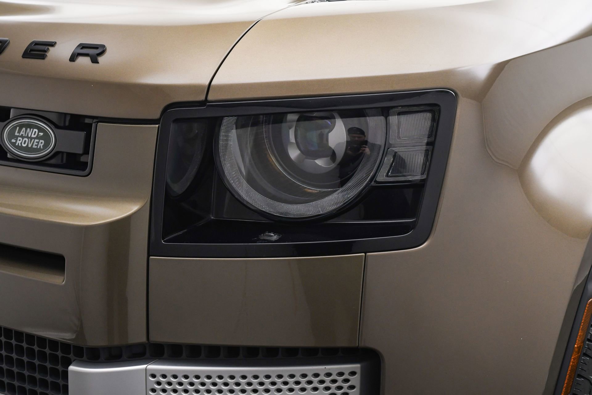 Used 2024 Land Rover Defender 110 S image 25