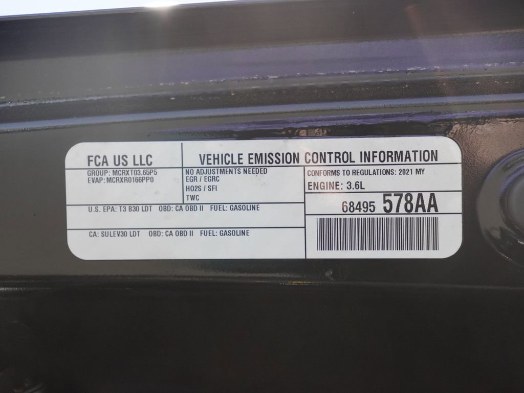 Used 2021 Jeep Gladiator Overland w/ Popular Equipment Package AWD/4WD image 39