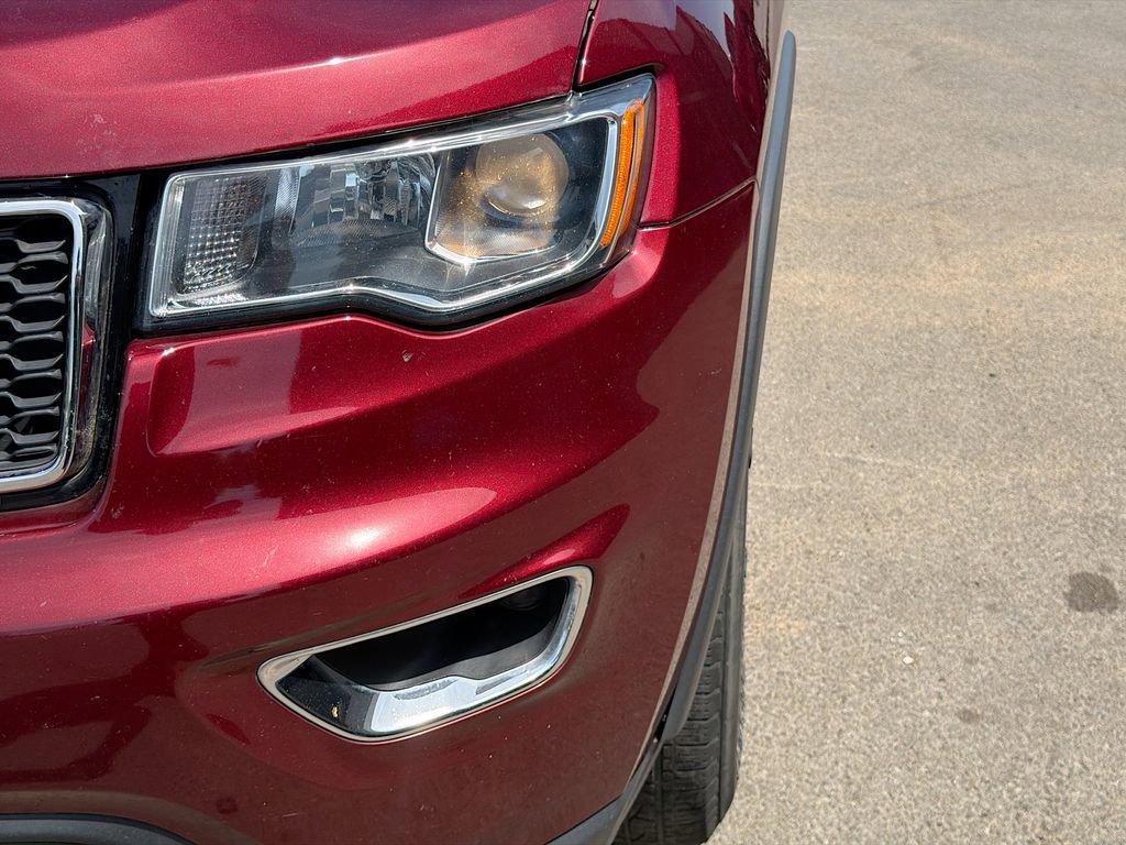 Used 2018 Jeep Grand Cherokee Laredo AWD/4WD image 10