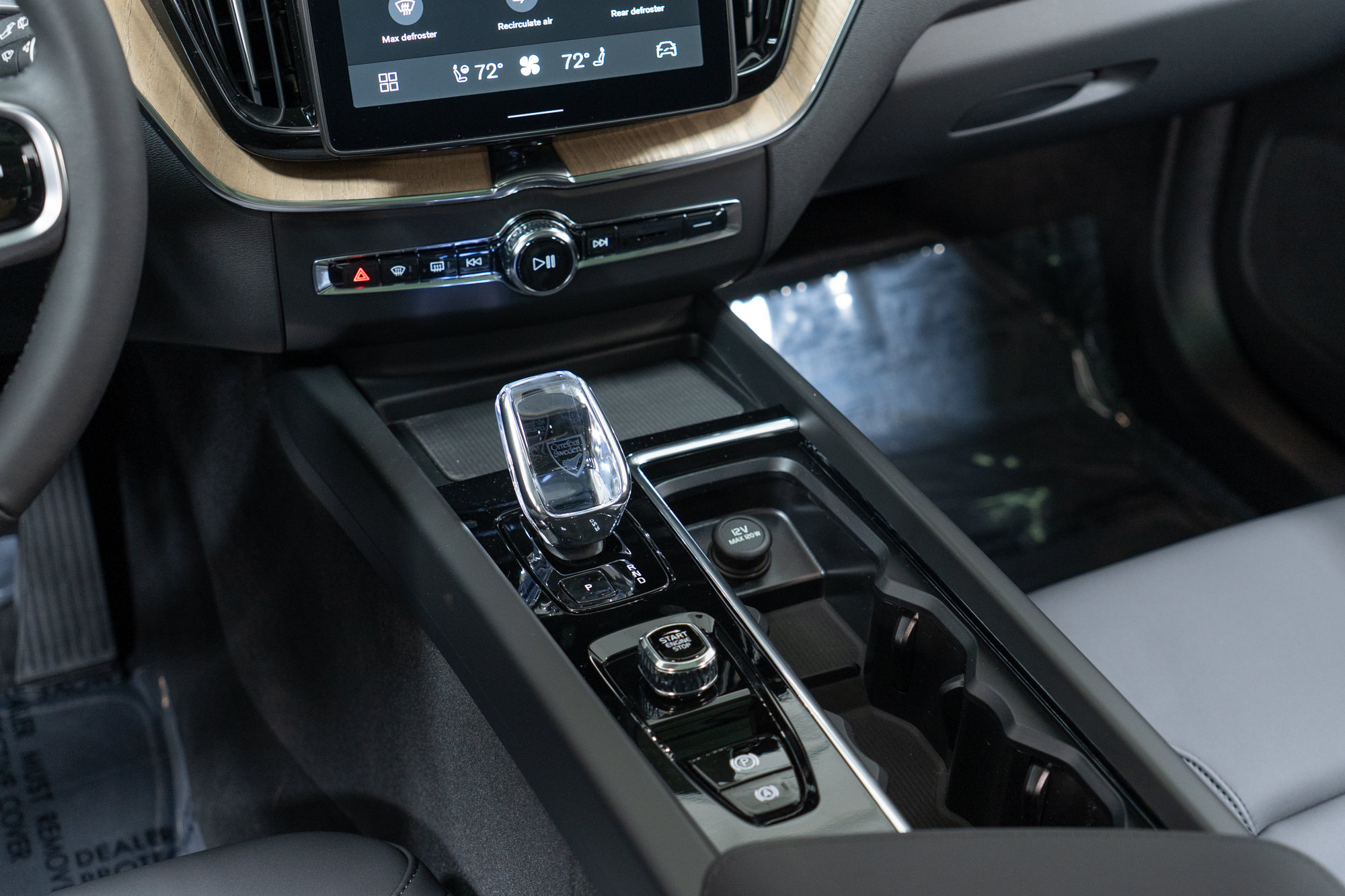New 2027 Volvo XC60 B5 Plus AWD/4WD image 20