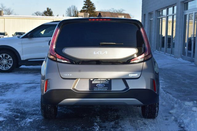 Used 2023 Kia Soul LX image 5