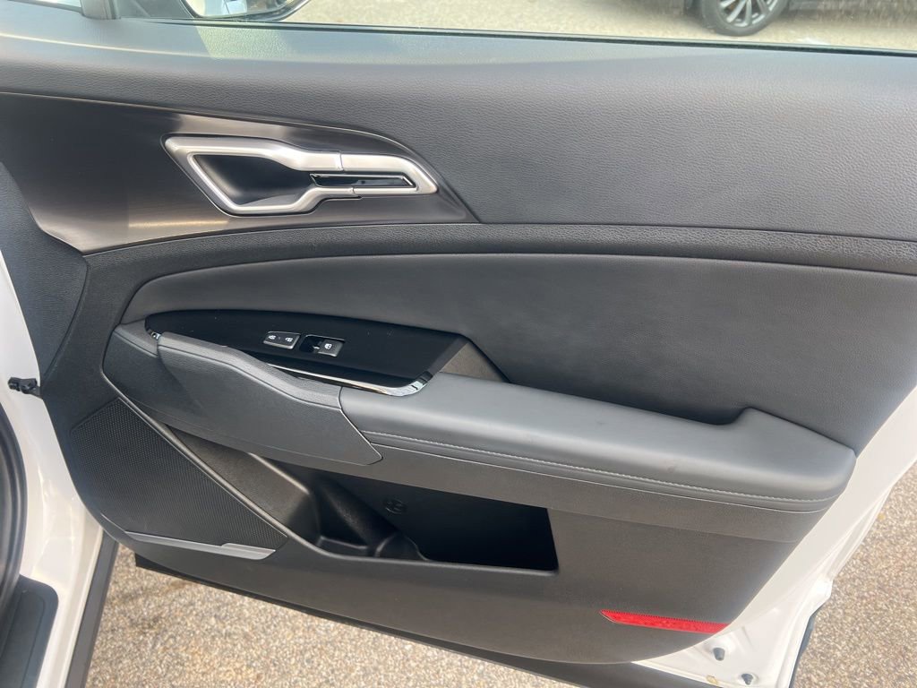 Certified 2025 Kia Sportage EX image 22