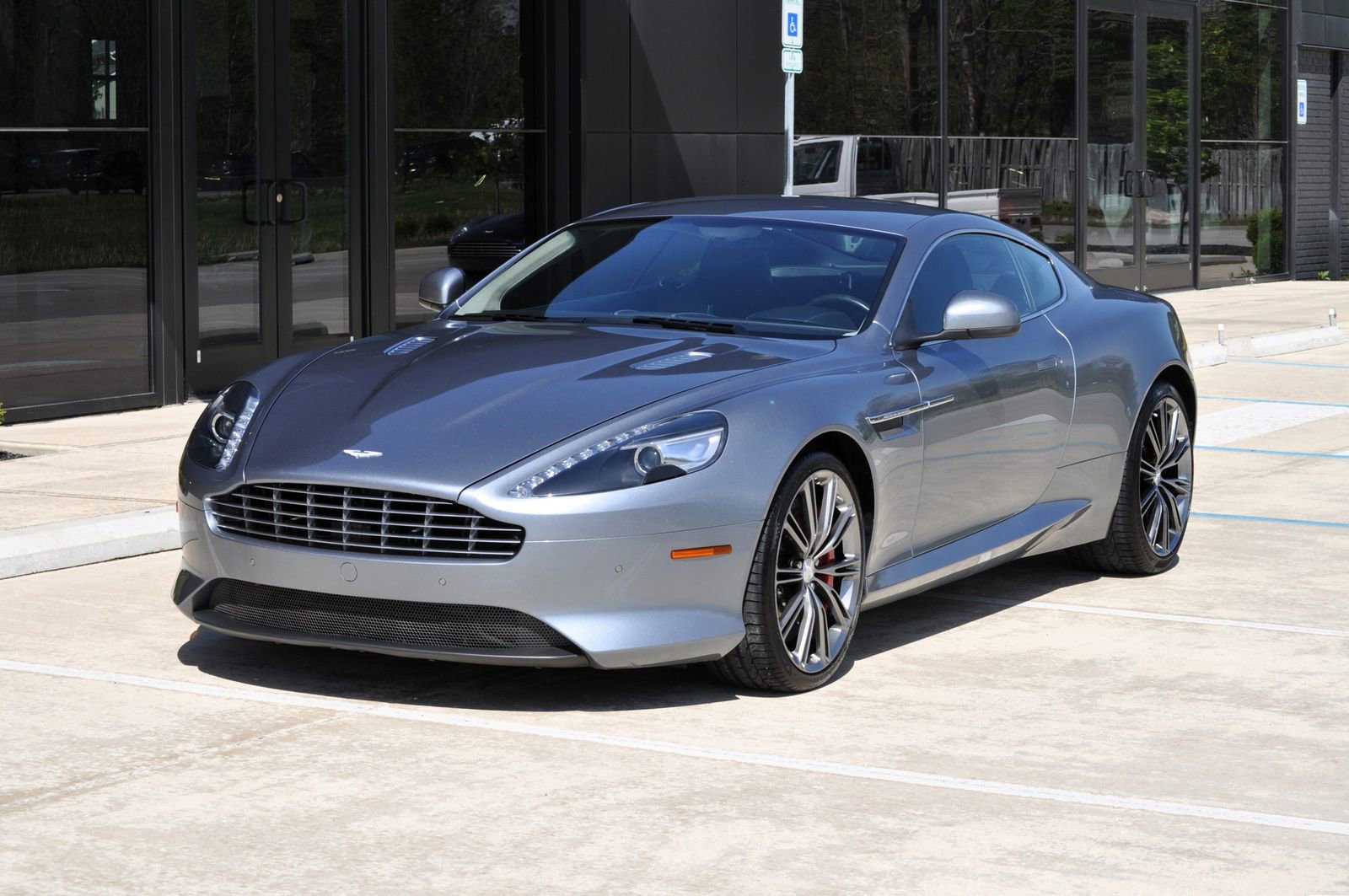 Used 2012 Aston Martin Virage Coupe RWD image 3