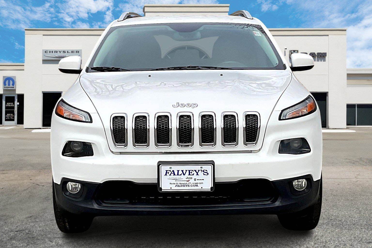 Used 2016 Jeep Cherokee Latitude w/ Cold Weather Group image 3