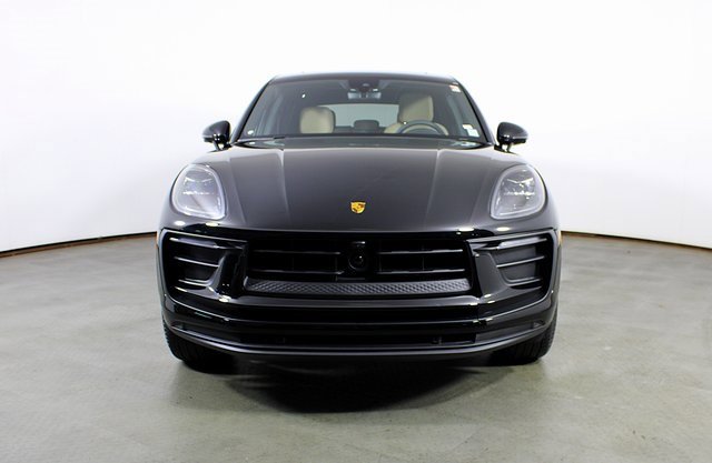 New 2025 Porsche Macan image 10