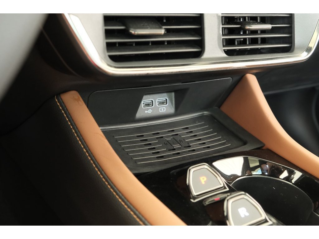 Used 2024 VinFast VF 8 Plus AWD/4WD image 21