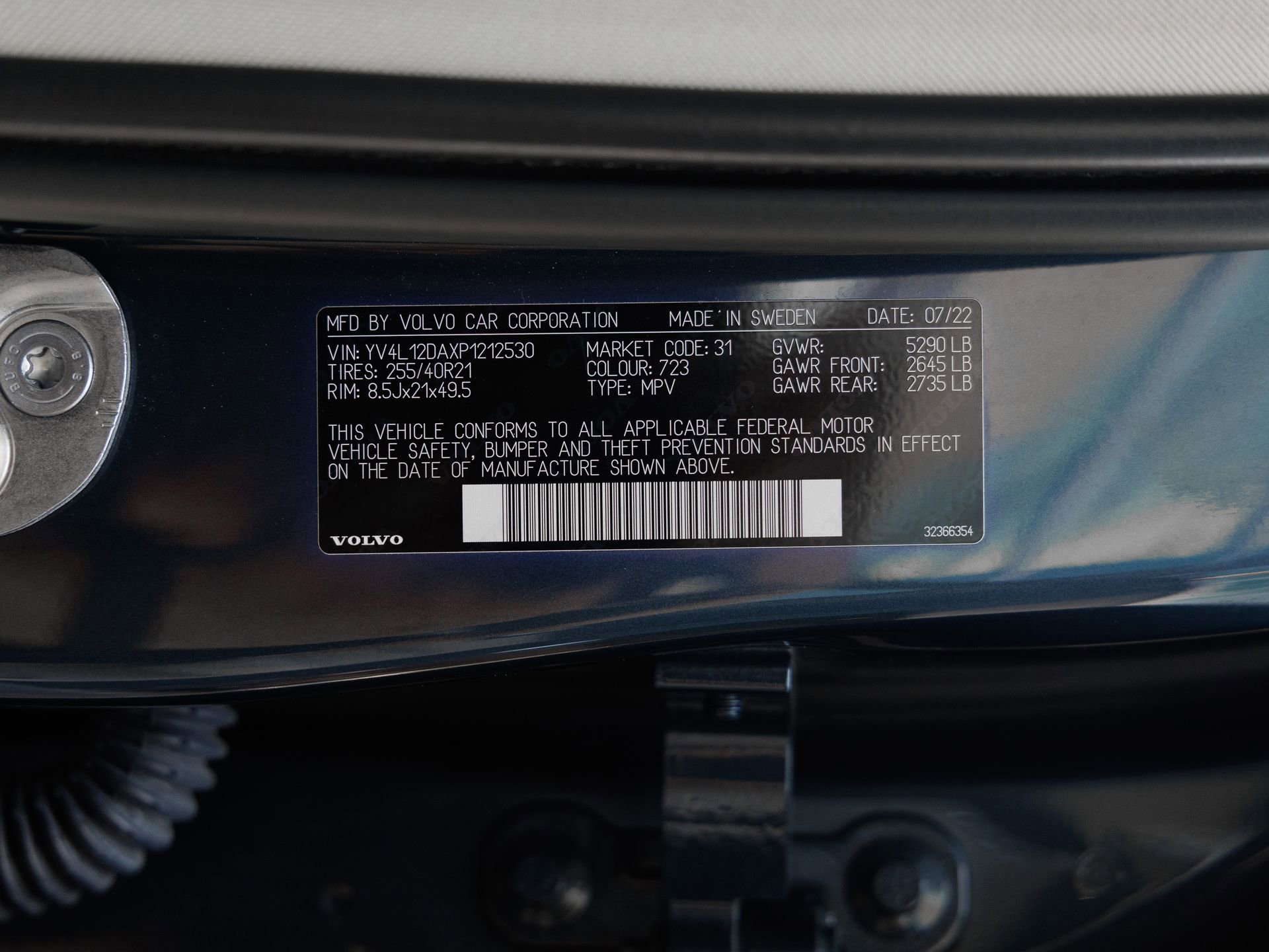 Used 2023 Volvo XC60 B5 Ultimate w/ Protection Package Premier FWD image 39