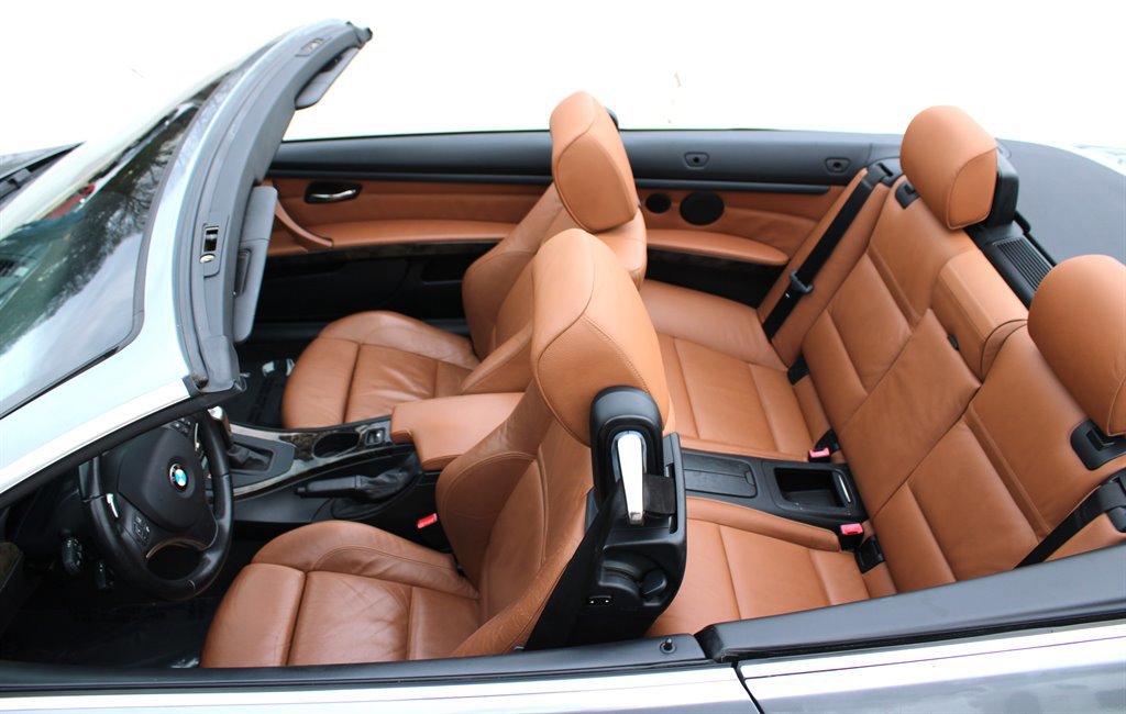 Used 2008 BMW 328i Convertible image 17