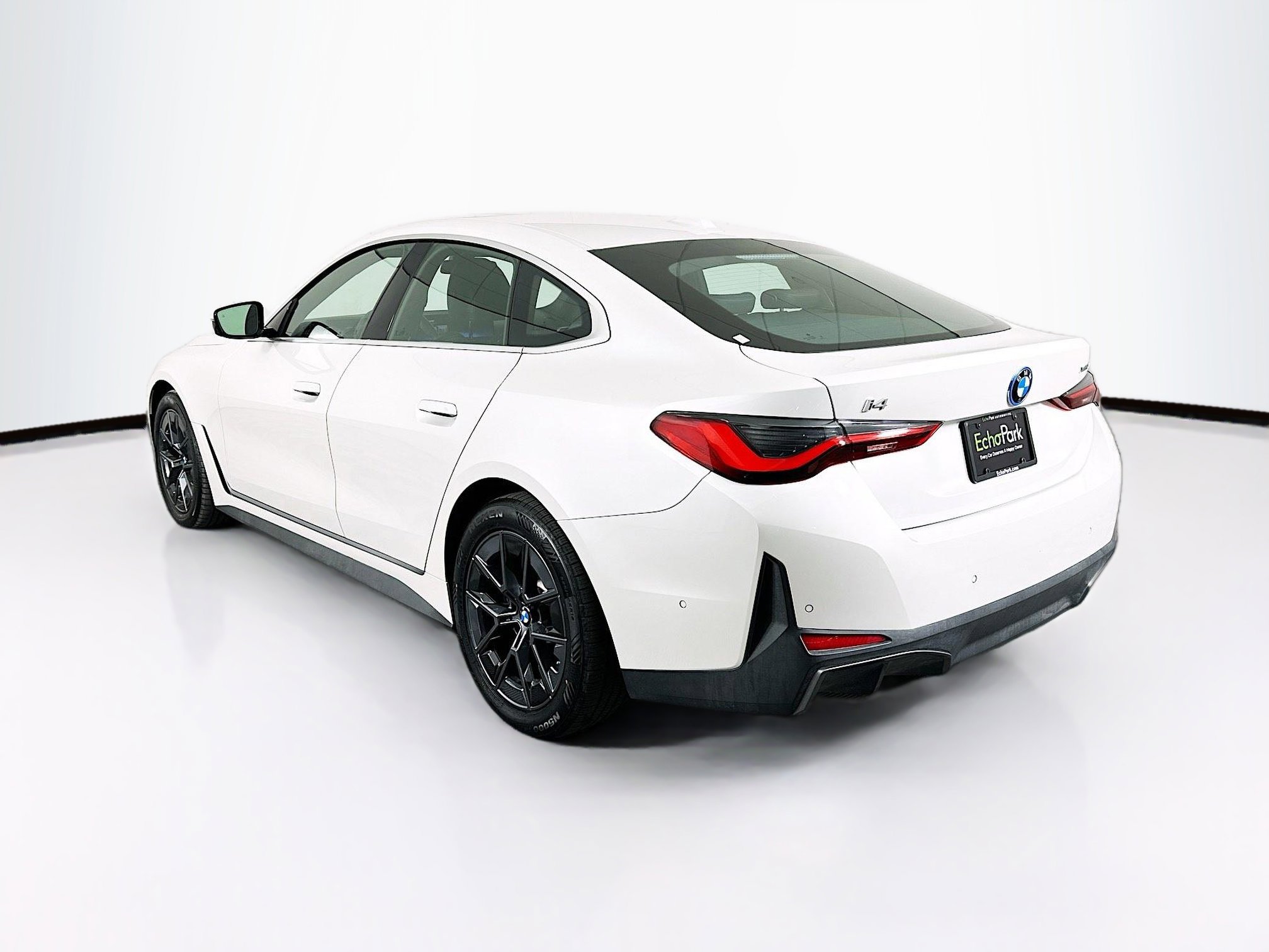 Used 2025 BMW i4 xDrive40i image 5