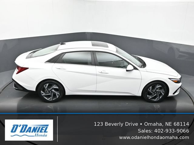Used 2024 Hyundai Elantra SEL w/ Convenience Package FWD image 19