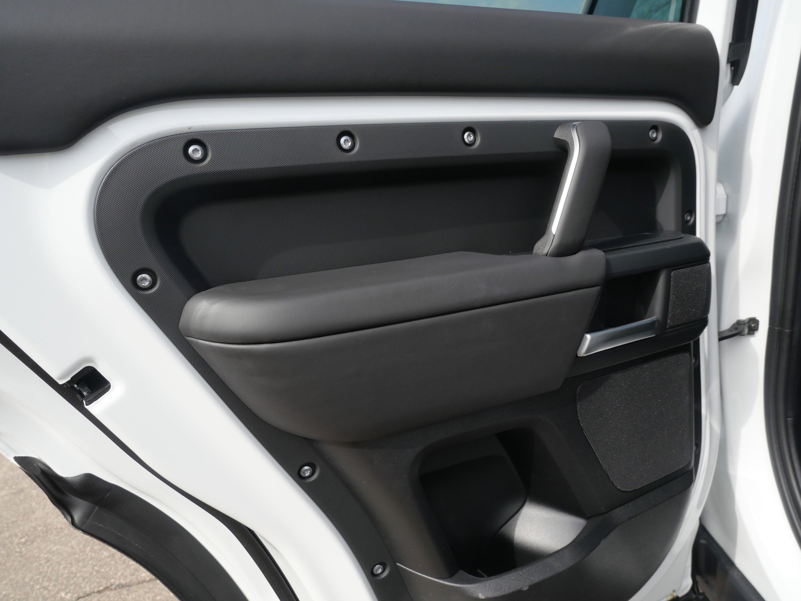 New 2026 Land Rover Defender 110 X-Dynamic SE AWD/4WD image 7