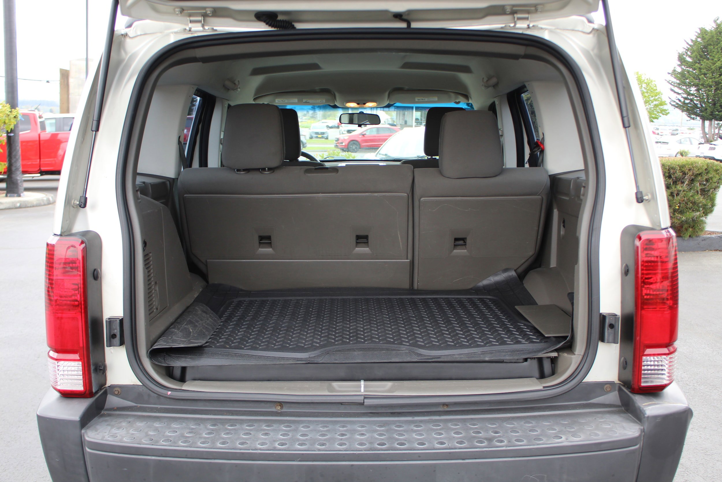 Used 2008 Dodge Nitro SXT AWD/4WD image 16