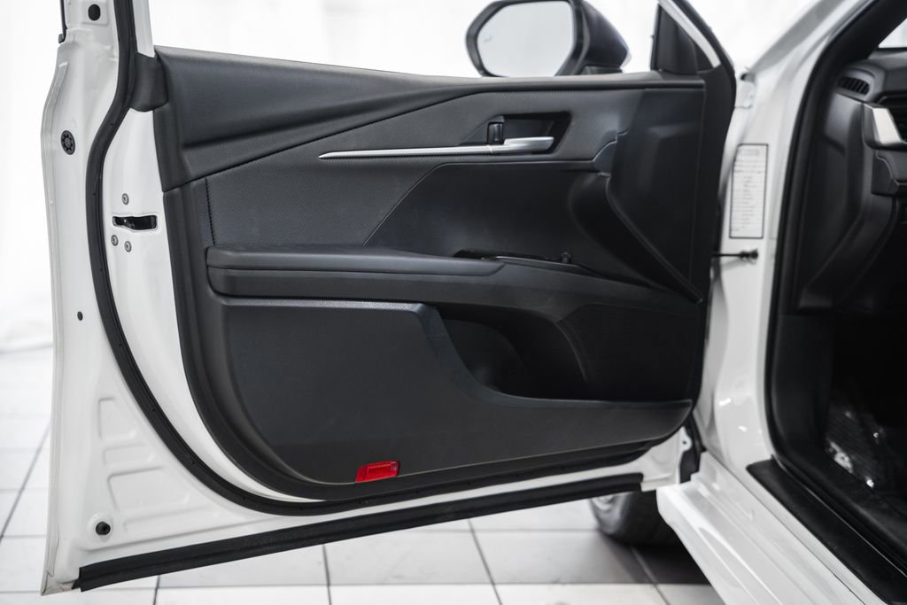 Used 2025 Toyota Camry SE FWD image 36