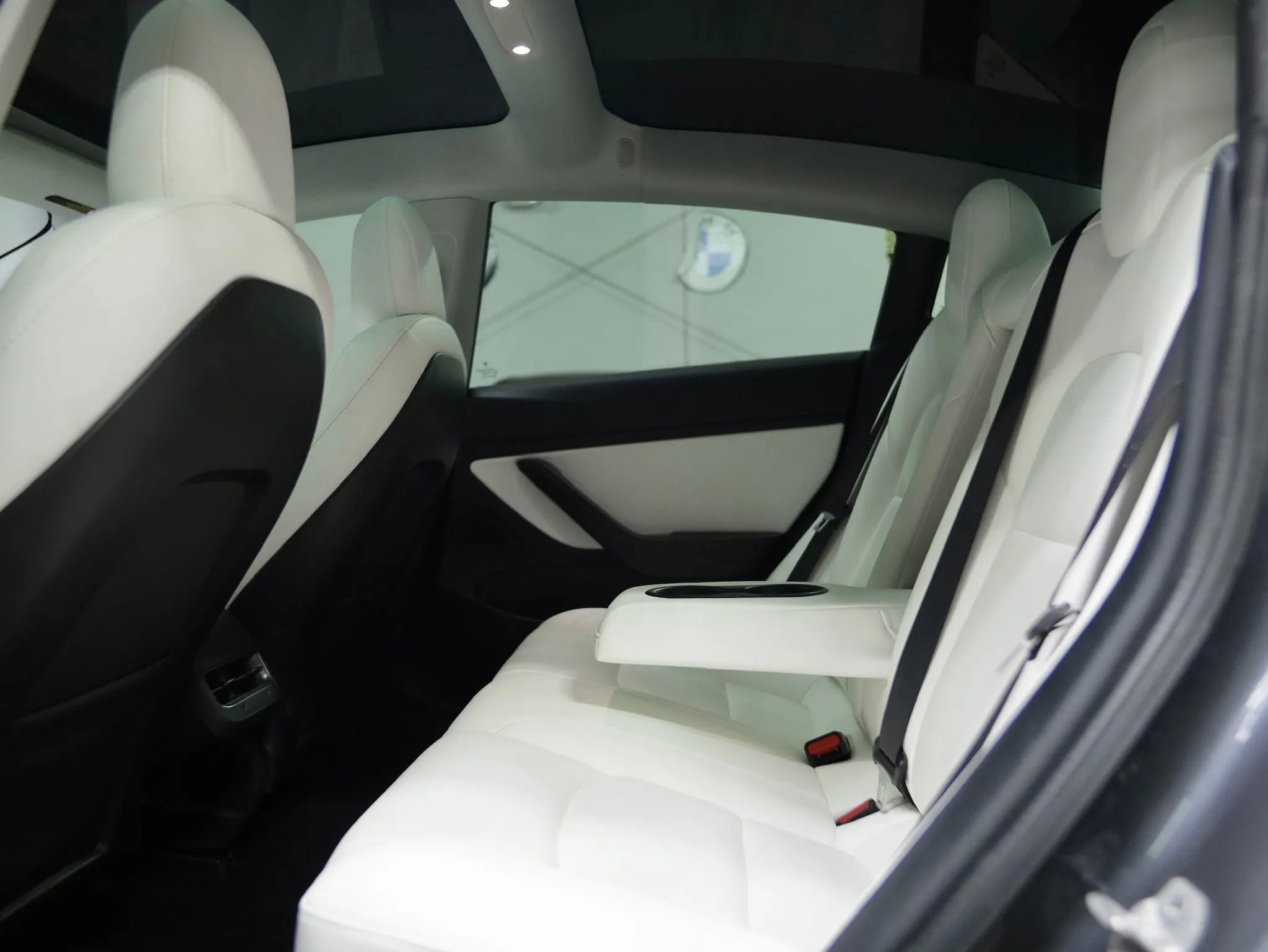 Used 2020 Tesla Model 3 Standard Range RWD image 28