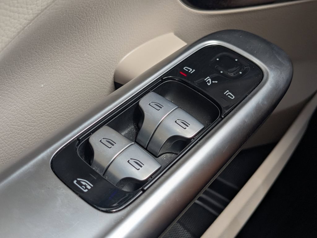 Certified 2023 Mercedes-Benz C 300 4MATIC Sedan w/ Exclusive Trim Package image 10