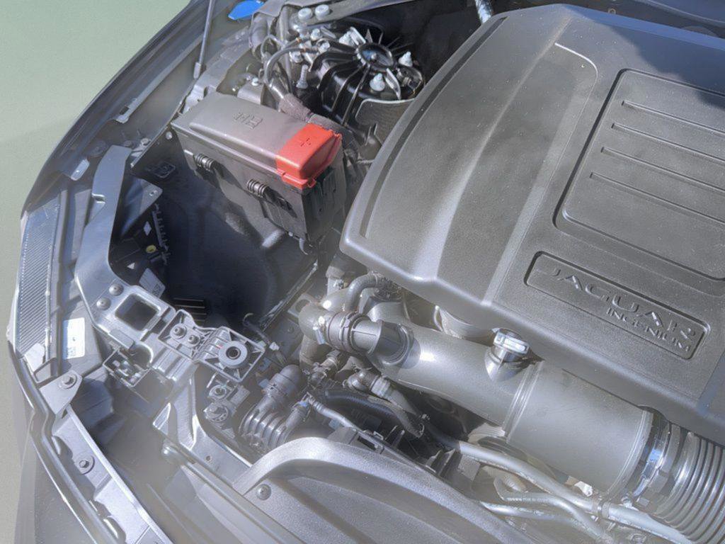 Used 2022 Jaguar XF SE image 35