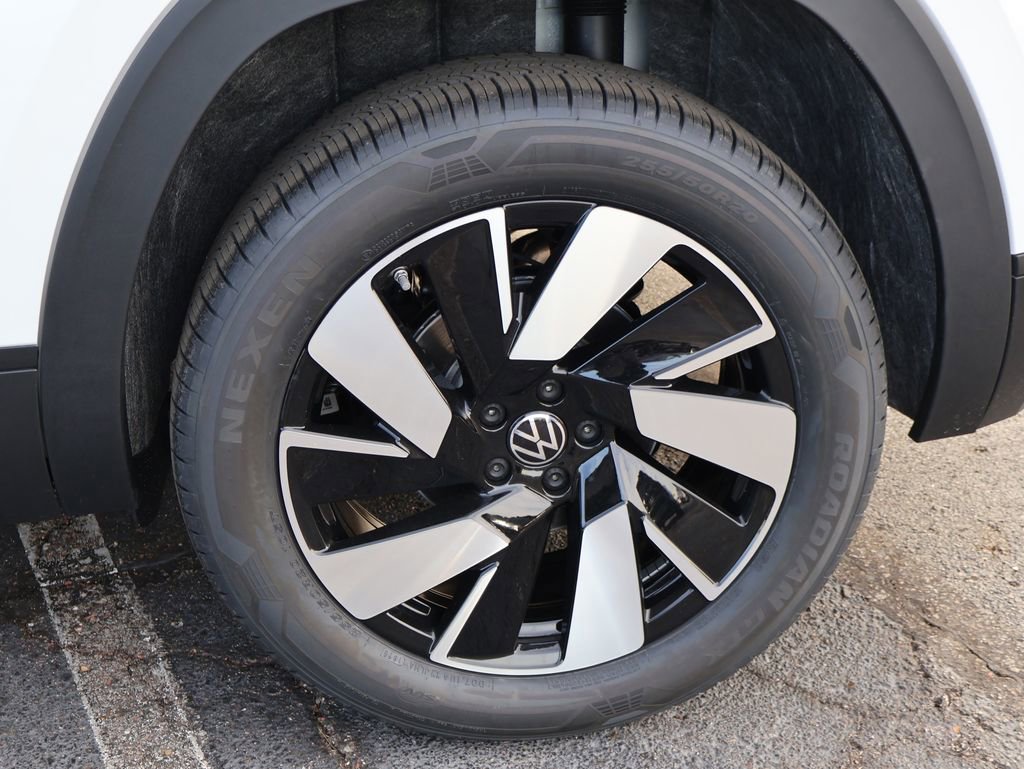 New 2026 Volkswagen Atlas Cross Sport SE image 43