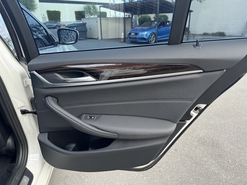 Used 2023 BMW 530i w/ Convenience Package RWD image 37