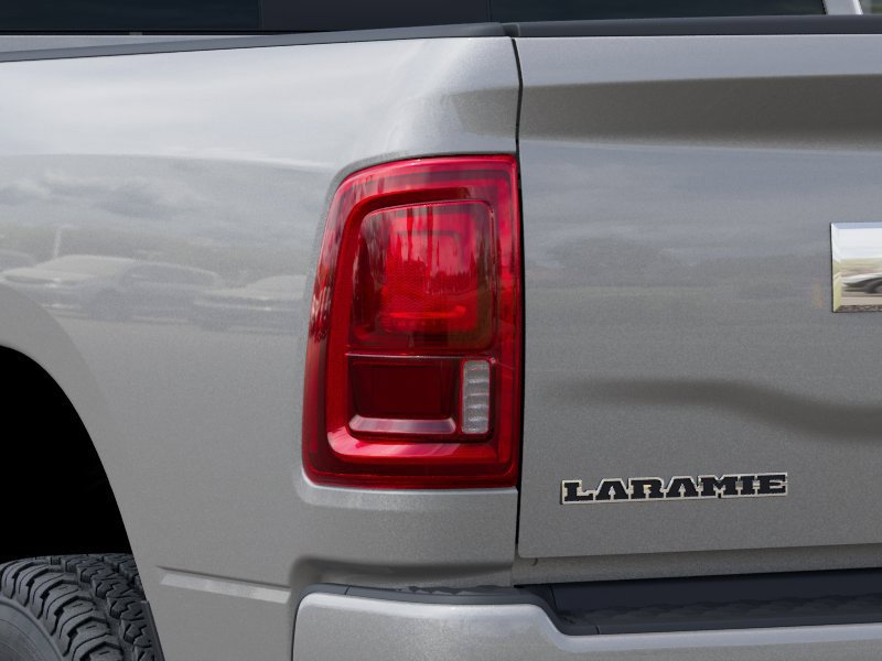 New 2026 RAM 2500 Laramie AWD/4WD image 10