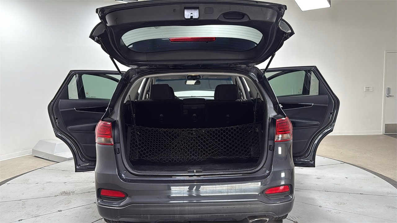 Used 2019 Kia Sorento LX image 16