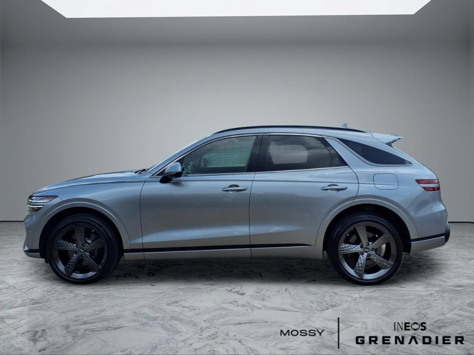 Used 2024 Genesis GV70 3.5T Sport w/ Sport Prestige Package AWD/4WD image 3