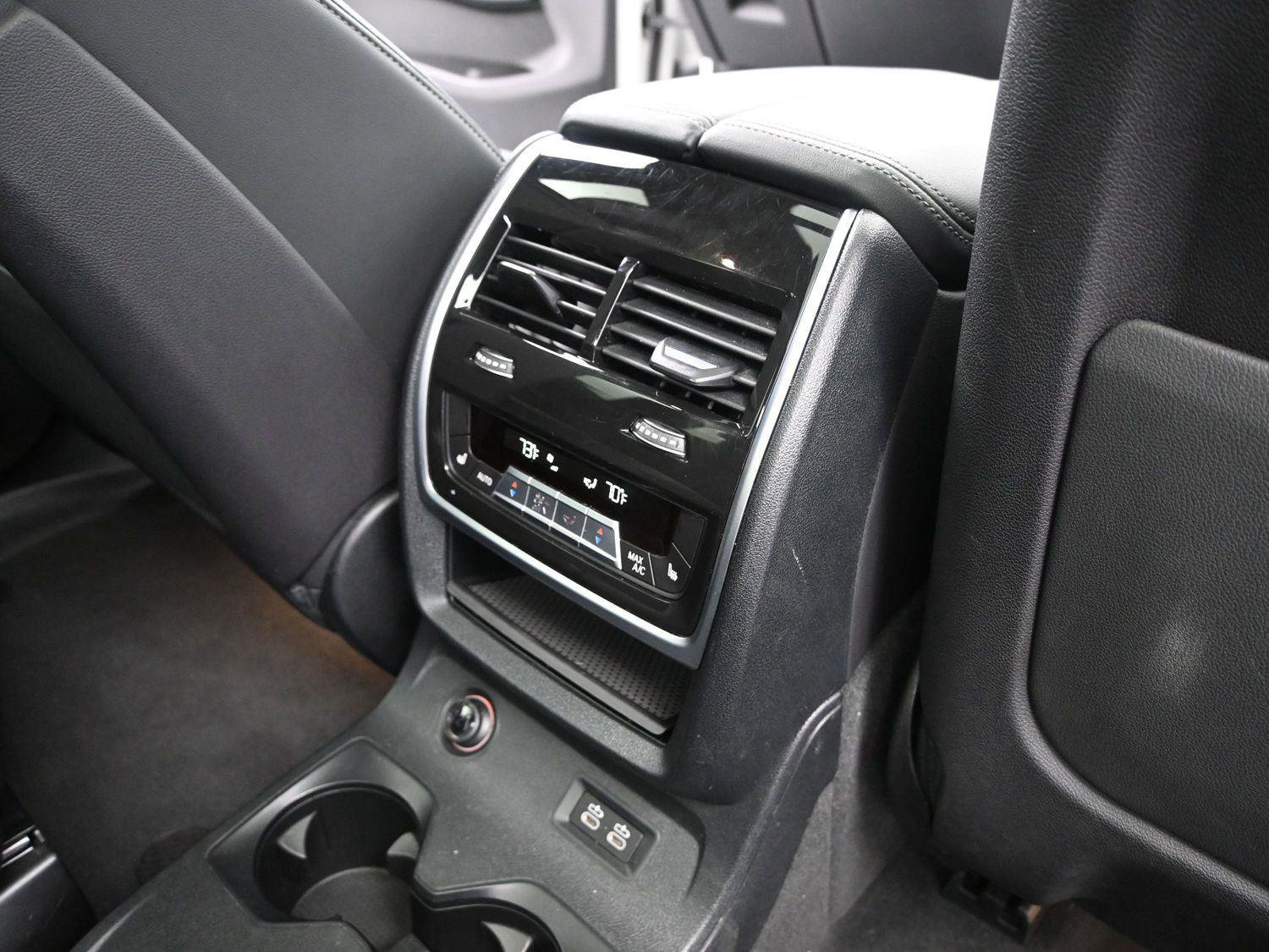 Used 2023 BMW X7 xDrive40i w/ Executive Package image 22