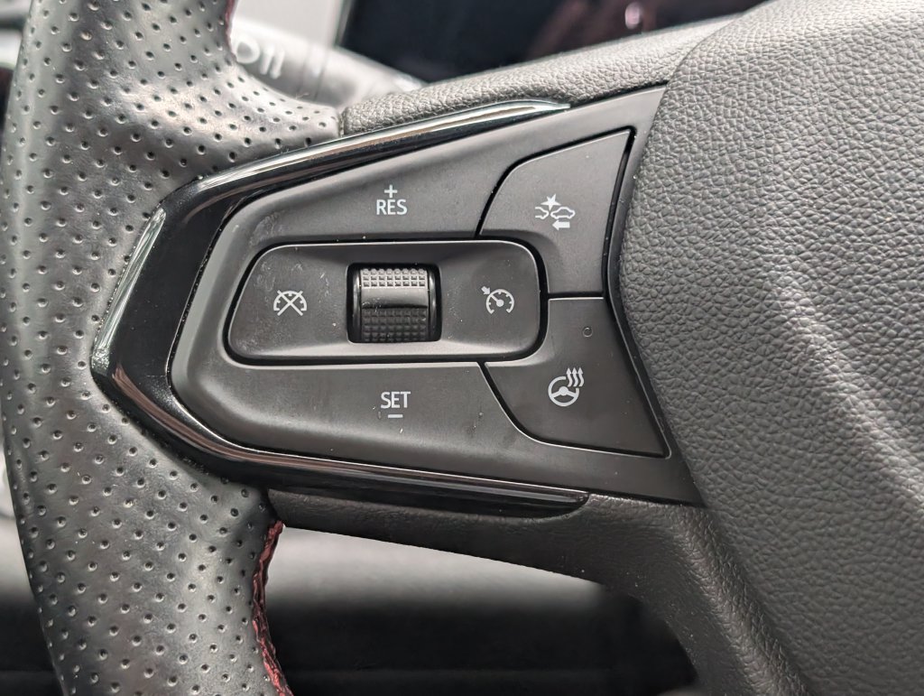 Used 2025 Chevrolet Trax RS w/ Driver Confidence Package FWD image 22